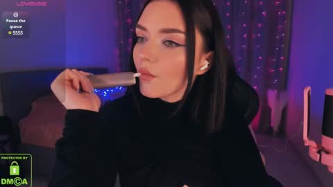 LEEN online show from January 4, 4:01 am