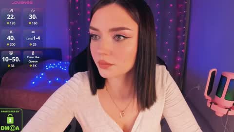 LEEN online show from February 8, 9:15 pm