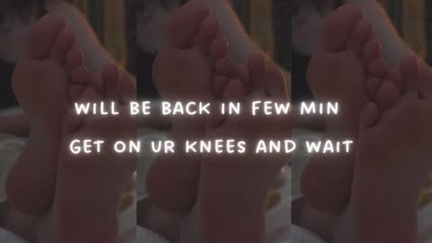 Snapshot of findomfeet_ chatting on December 13, 8:15 pm Ashley online show from December 13, 8:15 pm