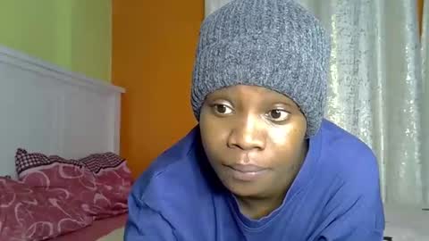 Snapshot of fine_queen12 chatting on April 1, 6:03 am fine_queen12 online show from April 1, 6:03 am