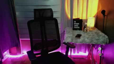 finestgodes_aki online show from February 8, 2:09 pm