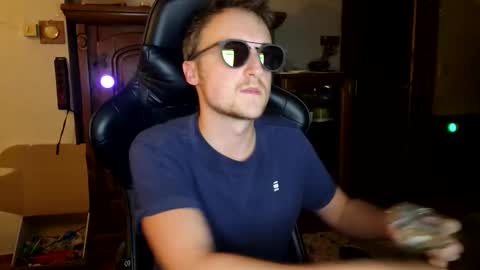 FingerExpert online show from September 20, 8:32 pm