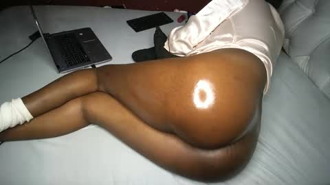 Snapshot of finito_nyl chatting on December 17, 1:18 am Rania online show from December 17, 1:18 am