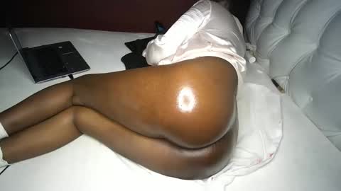 Snapshot of finito_nyl chatting on December 24, 1:27 am Rania online show from December 24, 1:27 am