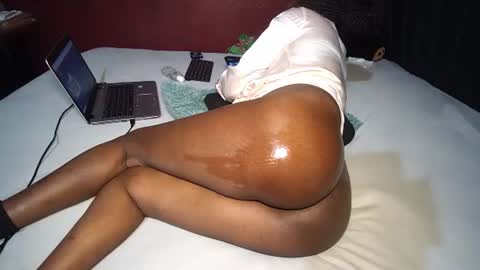 Snapshot of finito_nyl chatting on November 21, 12:21 am Rania online show from November 21, 12:21 am