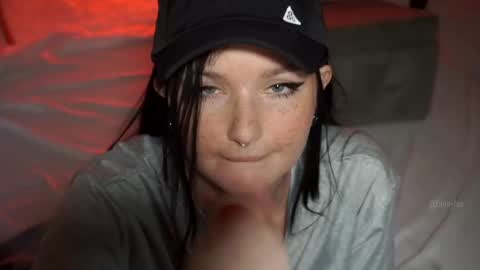 finleyfae online show from February 14, 6:29 pm