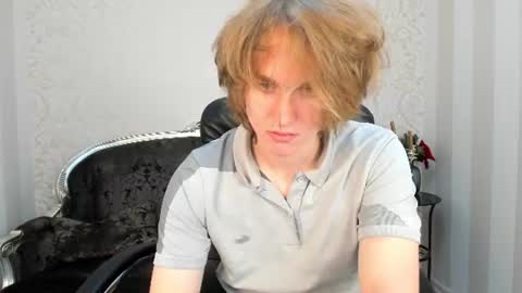 Snapshot of finnbev chatting on June 12, 8:41 pm finnbev online show from June 12, 8:41 pm
