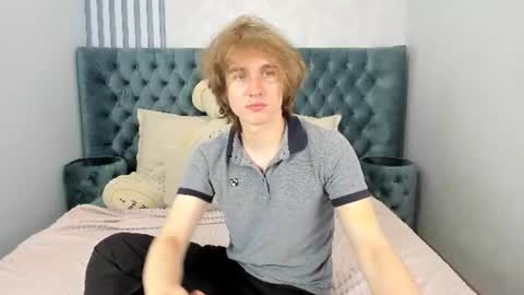 Snapshot of finnbev chatting on June 17, 8:43 pm finnbev online show from June 17, 8:43 pm