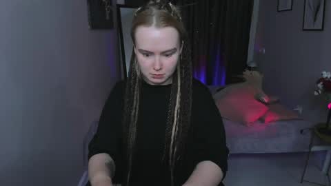 Fiona online show from April 21, 1:42 am