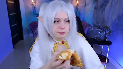 Snapshot of fioramarmoris chatting on December 26, 3:10 pm fiora online show from December 26, 3:10 pm