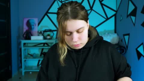 Snapshot of fioramarmoris chatting on December 28, 5:12 am fiora online show from December 28, 5:12 am