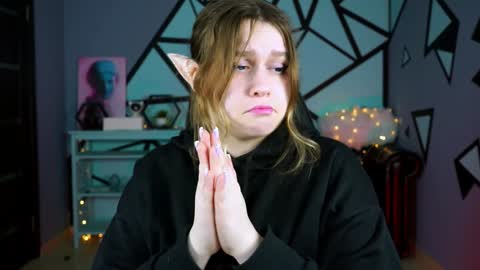 Snapshot of fioramarmoris chatting on December 28, 8:16 am fiora online show from December 28, 8:16 am