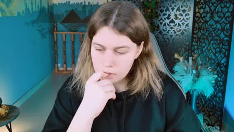 Snapshot of fioramarmoris chatting on December 30, 5:15 am fiora online show from December 30, 5:15 am