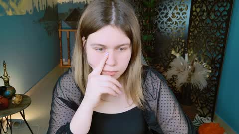 Snapshot of fioramarmoris chatting on January 2, 5:03 am fiora online show from January 2, 5:03 am