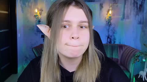 Snapshot of fioramarmoris chatting on January 4, 8:06 am fiora online show from January 4, 8:06 am