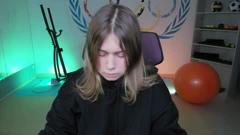 Snapshot of fioramarmoris chatting on January 23, 9:08 am fiora online show from January 23, 9:08 am