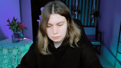 Snapshot of fioramarmoris chatting on January 25, 5:07 am fiora online show from January 25, 5:07 am