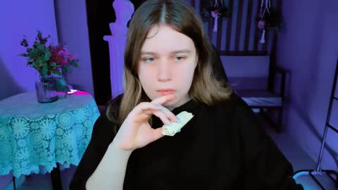 Snapshot of fioramarmoris chatting on January 26, 5:02 am fiora online show from January 26, 5:02 am