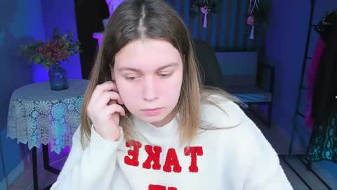 Snapshot of fioramarmoris chatting on February 8, 8:42 am fiora online show from February 8, 8:42 am