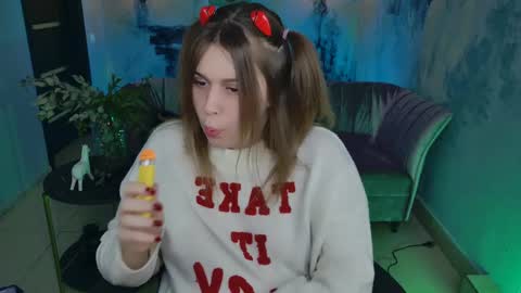 Snapshot of fioramarmoris chatting on February 9, 8:11 am fiora online show from February 9, 8:11 am