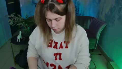 Snapshot of fioramarmoris chatting on February 9, 11:14 am fiora online show from February 9, 11:14 am