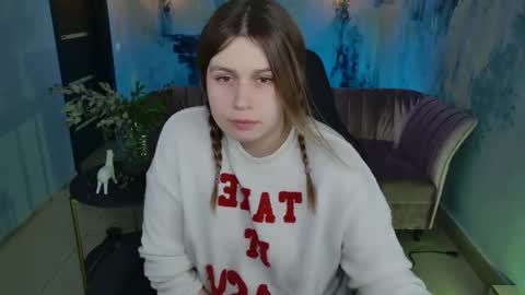 Snapshot of fioramarmoris chatting on February 9, 2:18 pm fiora online show from February 9, 2:18 pm