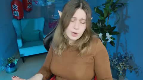 Snapshot of fioramarmoris chatting on February 16, 8:32 am fiora online show from February 16, 8:32 am