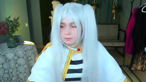 Snapshot of fioramarmoris chatting on February 22, 11:24 am fiora online show from February 22, 11:24 am