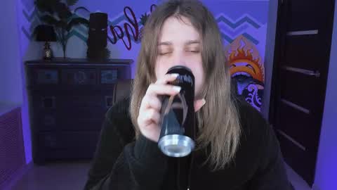 Snapshot of fioramarmoris chatting on March 7, 9:51 am fiora online show from March 7, 9:51 am