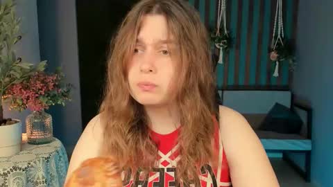 Snapshot of fioramarmoris chatting on September 29, 5:23 am fiora online show from September 29, 5:23 am