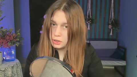 Snapshot of fioramarmoris chatting on October 5, 5:50 am fiora online show from October 5, 5:50 am