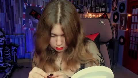 Snapshot of fioramarmoris chatting on October 30, 1:01 pm fiora online show from October 30, 1:01 pm