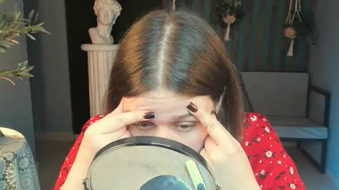 Snapshot of fioramarmoris chatting on November 8, 5:40 am fiora online show from November 8, 5:40 am