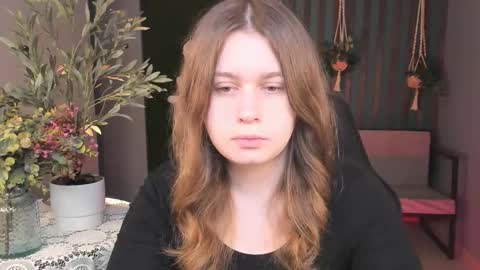 Snapshot of fioramarmoris chatting on November 10, 7:07 am fiora online show from November 10, 7:07 am