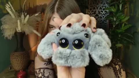 Snapshot of fioramarmoris chatting on November 21, 6:12 am fiora online show from November 21, 6:12 am