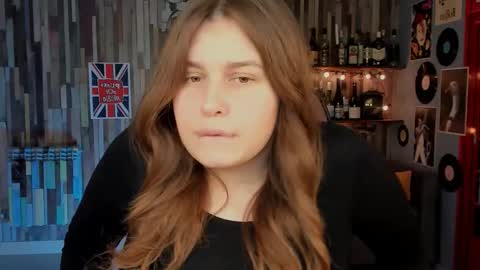 Snapshot of fioramarmoris chatting on November 28, 1:25 pm fiora online show from November 28, 1:25 pm