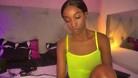 Snapshot of fiorelalenin chatting on May 19, 6:36 pm Fiorela Lenin online show from May 19, 6:36 pm