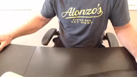 USAUSA online show from April 22, 12:39 pm