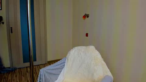 fire_luna online show from October 12, 6:56 am