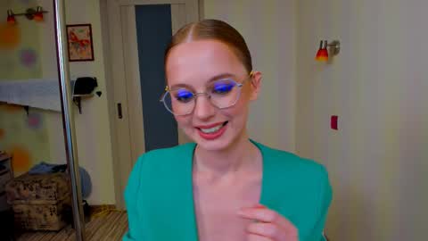 fire_luna online show from October 21, 1:12 pm