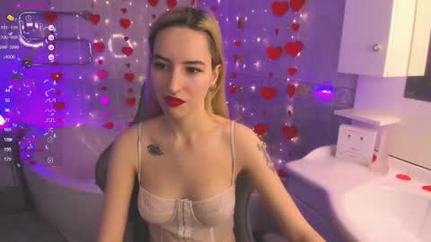 Snapshot of fire_moth chatting on February 11, 4:33 am Bellatrix online show from February 11, 4:33 am