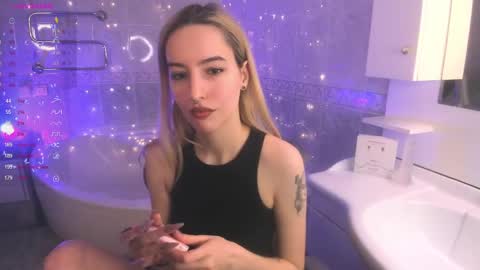 Snapshot of fire_moth chatting on March 2, 3:56 am Bellatrix online show from March 2, 3:56 am