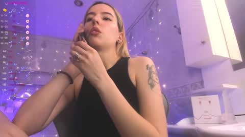 Snapshot of fire_moth chatting on March 2, 6:59 am Bellatrix online show from March 2, 6:59 am