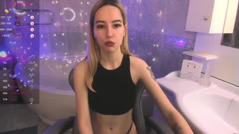 Snapshot of fire_moth chatting on March 7, 4:24 am Bellatrix online show from March 7, 4:24 am