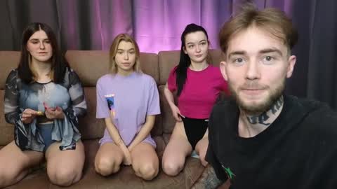 Snapshot of first_day_ chatting on December 4, 12:03 pm ALICESTEVEVECTOR pvt open online show from December 4, 12:03 pm