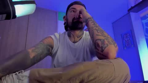 Snapshot of fisherrman666 chatting on October 31, 3:57 pm fisherrman666 online show from October 31, 3:57 pm