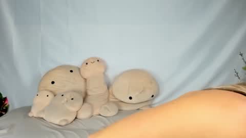 Snapshot of fit_american_girl chatting on October 2, 7:54 pm Megan NEW twitter fit amer girl online show from October 2, 7:54 pm