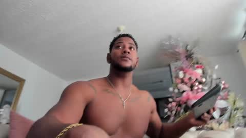 FRAIDER online show from December 5, 2:44 pm