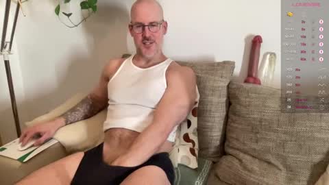 Snapshot of fit_rubinho chatting on December 8, 4:28 pm Rubn online show from December 8, 4:28 pm