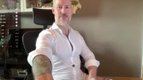 Snapshot of fit_rubinho chatting on December 19, 9:18 am Rubn online show from December 19, 9:18 am